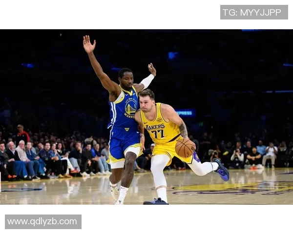 2008年湖人对阵火箭的经典对决回顾与精彩瞬间分析